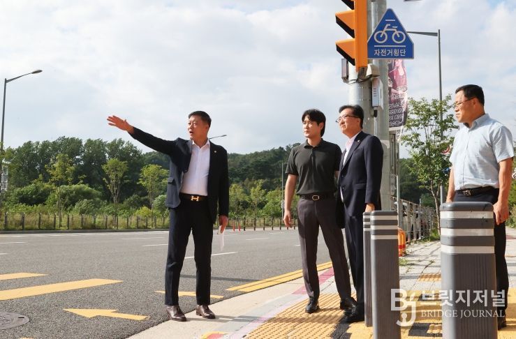 유성구의회 여성용 부의장, 어린이 보행 안전 강화위한 바닥신호등 설치