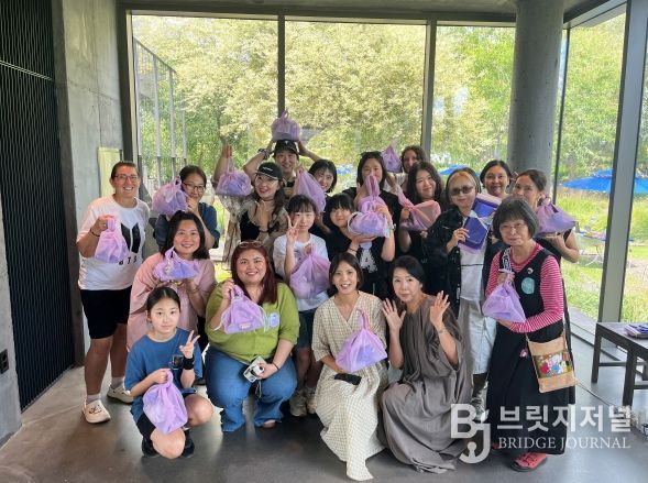 퍼플페스타 인 제주 참가자 단체 사진(12일, VEKE 정원).