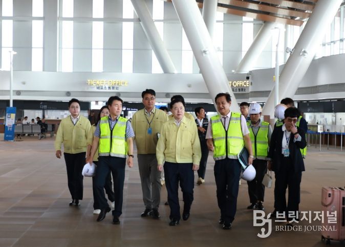 인천항만공사 이경규 사장이 국가보안시설 특별점검을 하고 있다.  / 사진제공 = 인천항만공사