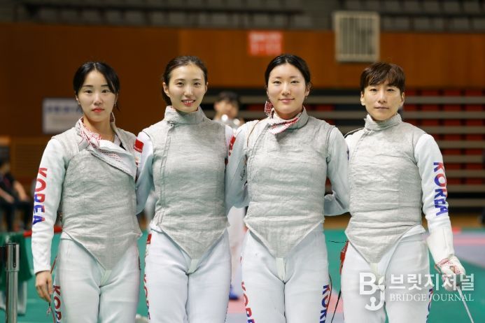 플러레 단체전 준우승, 개인전 2위 입상