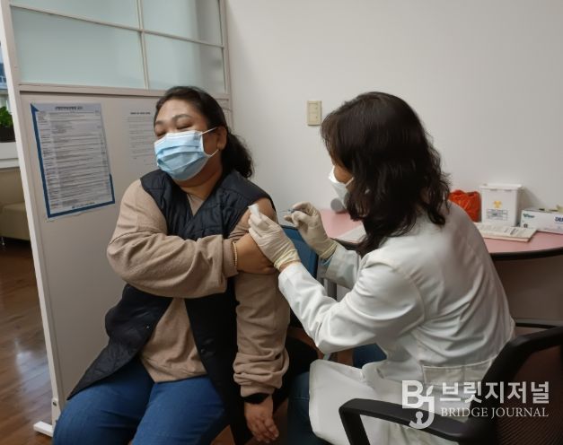 65세 이상 어르신 ‘코로나19 무료예방접종’ 실시