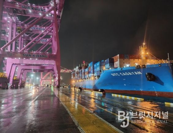 선광신컨테이너터미널(SNCT)에 접안한 ‘M/V SITC CAGAYAN’호의 모습 / 사진제공 = 인천항만공사