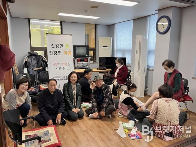 수원시 영통구 매탄3동 '발사랑 이웃사랑 봉사단', 주공그린빌6단지 경로당에 따뜻한 나눔 실천