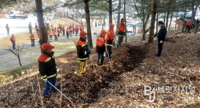 산불 방화선 구축 교육 모습