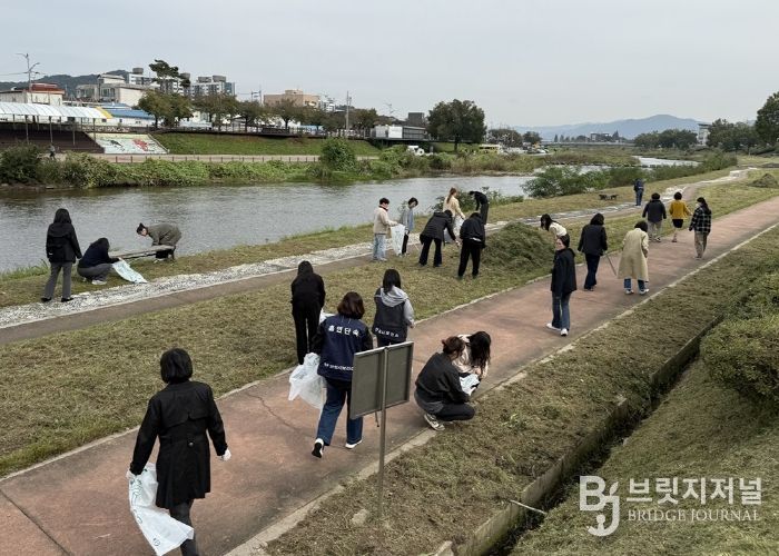 안성시보건소 건강증진과, 안성천변 환경정화로 깨끗한 건강도시 만들기 앞장