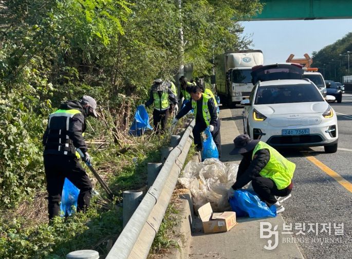 합동 대청소 모습