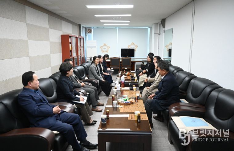 대전 중구의회 사회도시위원회가 중구 사회복지관 협의회와 소통간담회를 개최했다.