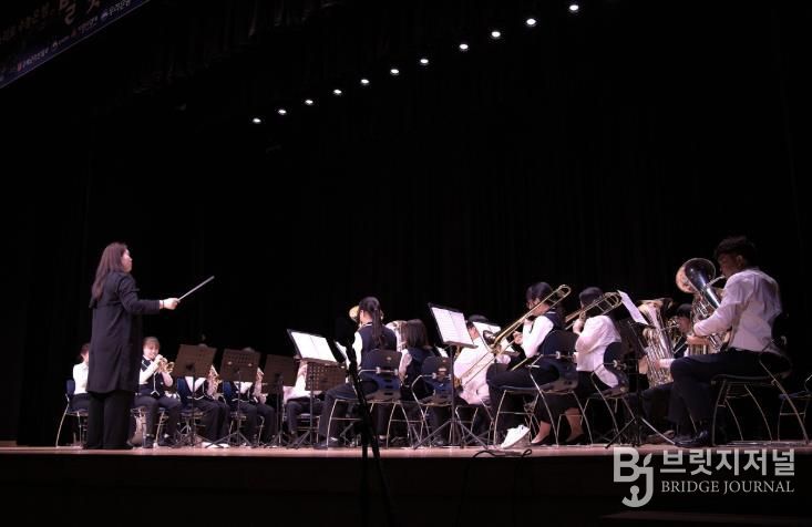 지난 9월 밀양시청소년수련관에서 진행된 ‘하늘사랑교실 지역아동센터의 별빛음악회’