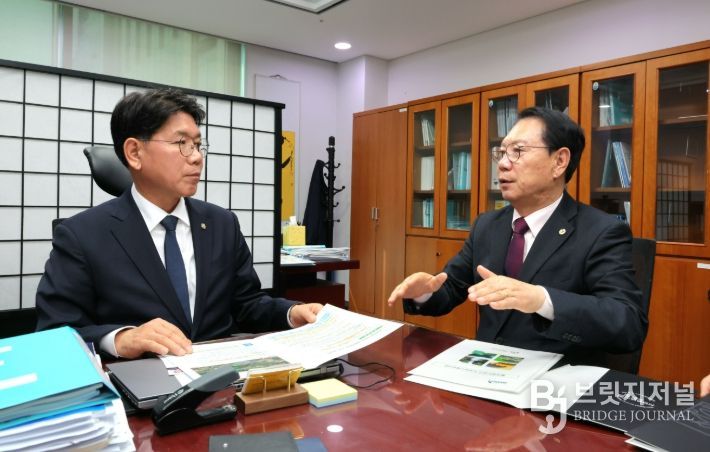 송인헌 괴산군수, 국회 방문