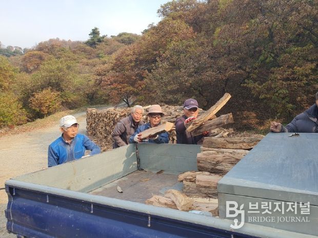 진천군, 사랑의 땔감 나누기 행사 실시
