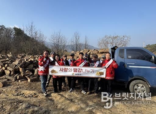 철원군 숲가꾸기 산물 활용해 따뜻한 겨울나기 실천