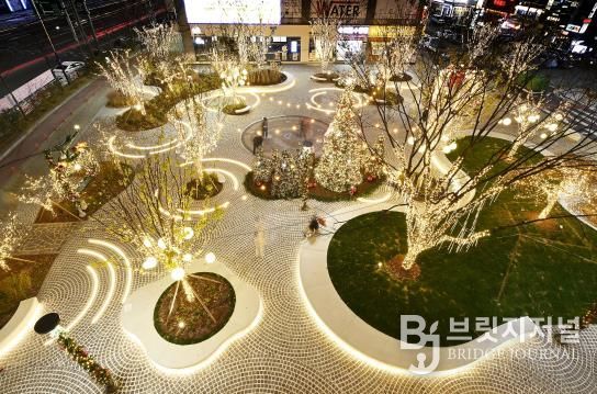 2025년 11월 17일_다사광장 크리스마스 경관조명 사진 1(2024년 다사광장 크리스마스 경관조명)