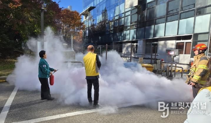 과천시 정보과학도서관, 과천소방서와 ‘2025년 합동소방훈련’ 진행