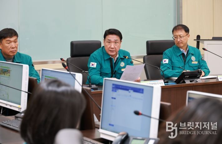 정영철 영동군수 재난안전대책상황실 비상근무 직원들 노고 격려