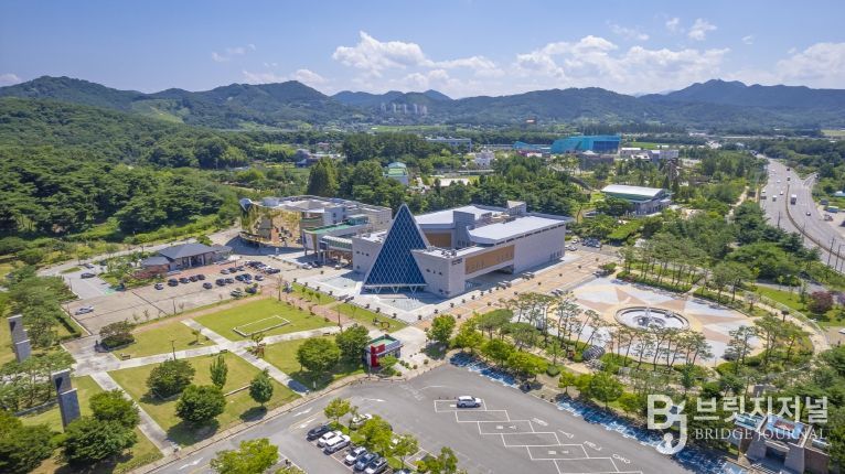 마한부터 보석까지…익산시 박물관 우수 인증(보석박물관)