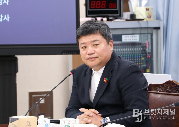 정영균 의원 예산결산특별위원회에서 질의 모습