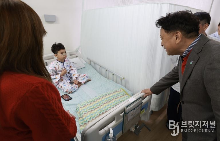 의료비후불제 수혜아동 병문안(마이크로병원)