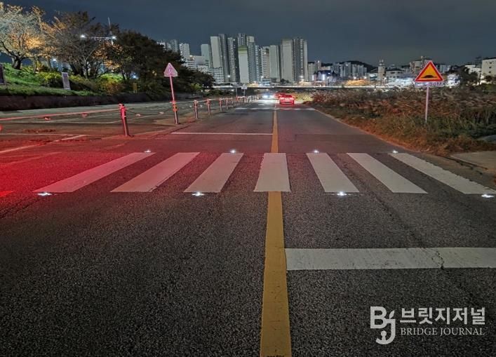 더 안전해진 무심천! 청주시, 도심구간에 도로표지병 설치 완료