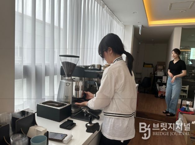 학교 밖 청소년 2명, 바리스타 취업 성공