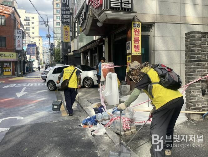 관악구 동행일자리 '제로꽁초단' 활동 모습