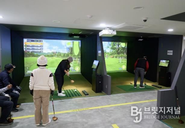 천호 스크린 파크골프장 이용 모습