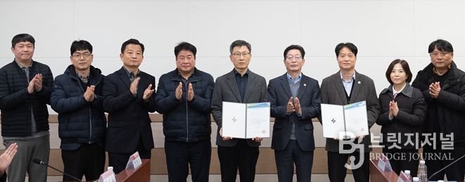 인천시설공단(이사장 김재보)은 안전보건공단의 「2025년 위험성 평가 우수사업장 인정제도」에서 공단이 관리하는 ‘송림체육관’과 ‘어린이과학관’이 위험성 평가 우수사업장 ‘재인정’을 획득했다.