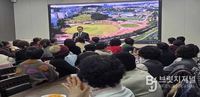 자원봉사 공로격려 및 지속참여 위한 소통의장 마련