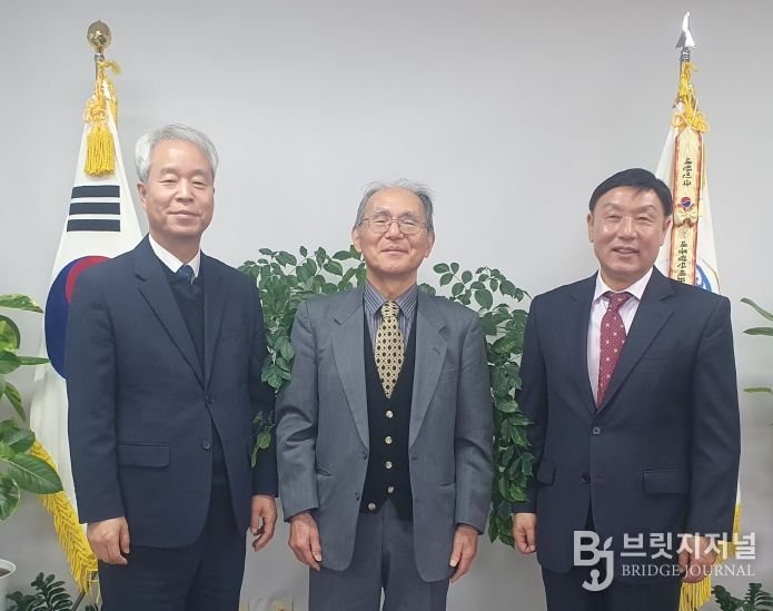 충남역사문화연구원 일본인 수집가, 한국문화유산 41점 충남에 무상 기증