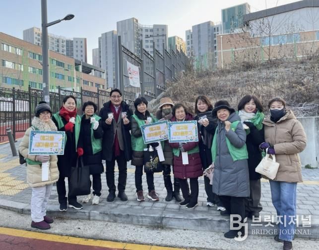 수원시 팔달구 매교동 새마을문고, 매교초등학교 찾아 학생‧학부모 대상 홍보활동 실시