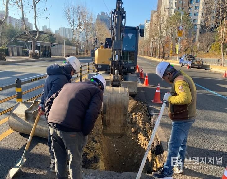 지하 공간 탐사 모습