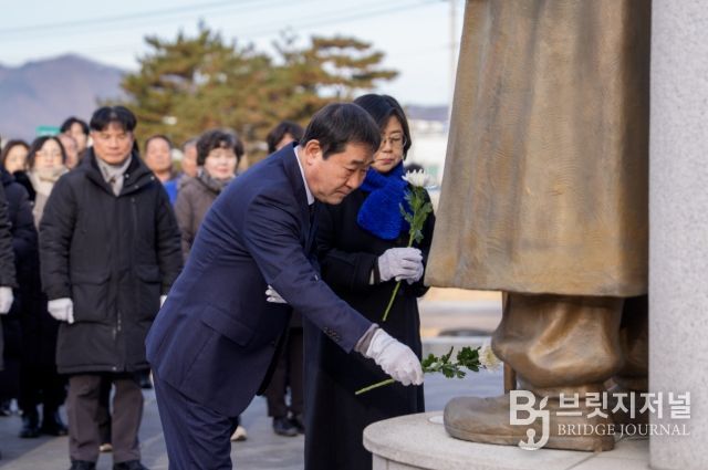 증평군 새해 첫날 연병호 항일역사 공원 참배