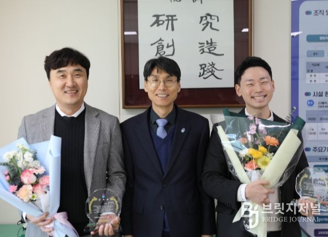 충북자치연수원, 2025 으뜸강사 감사패 수여식