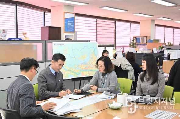 중구, “결재판 들고 기다리는 대신 부서에서 바로” …‘찾아가는 현장 결재’ 진행