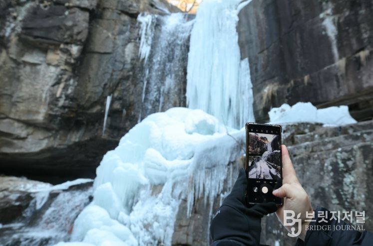 괴산 수옥폭포, 웅장한 빙폭 장관