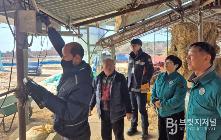 23일 관내 축사에서 진행된 화재·전기 합동 안전 점검