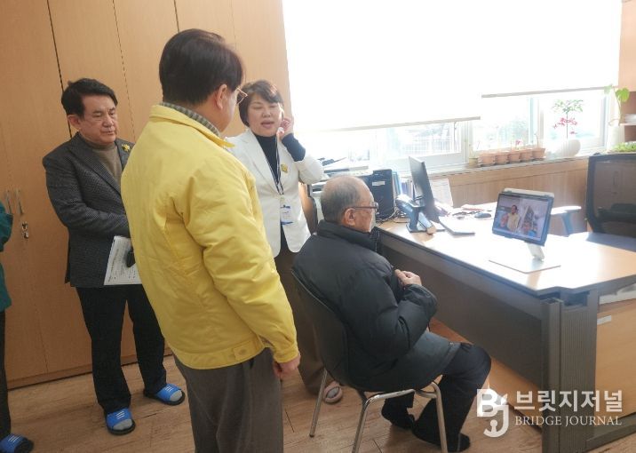 병원까지 먼 어르신들 위해”…청도군, 원격협진으로 의료 사각지대 해소(원격진료사진)