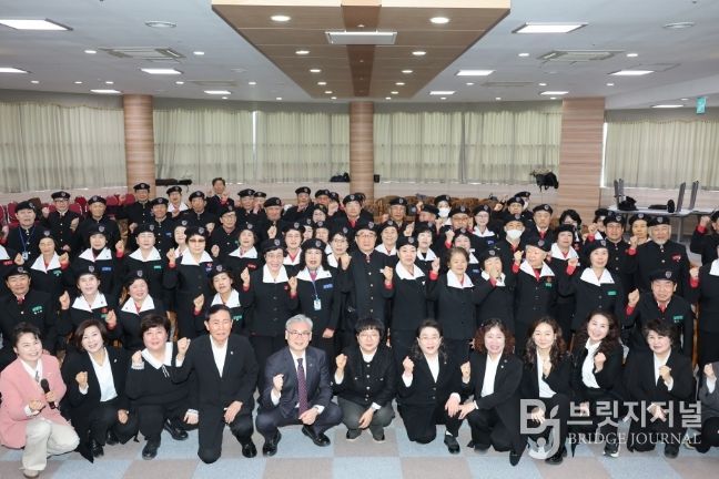 포항시 평생학습원은 11일 뱃머리 평생교육관에서 2026학년도 신중년사관학교 입학식을 개최했다.