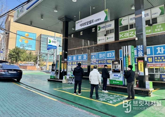 포항시는 가짜 석유 유통 및 정량 미달 판매 행위를 근절하고자 12일 한국석유관리원, 경상북도와 함께 특별 합동 단속을 실시했다.