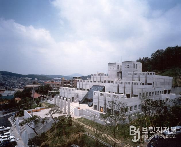 은평구립도서관 전경