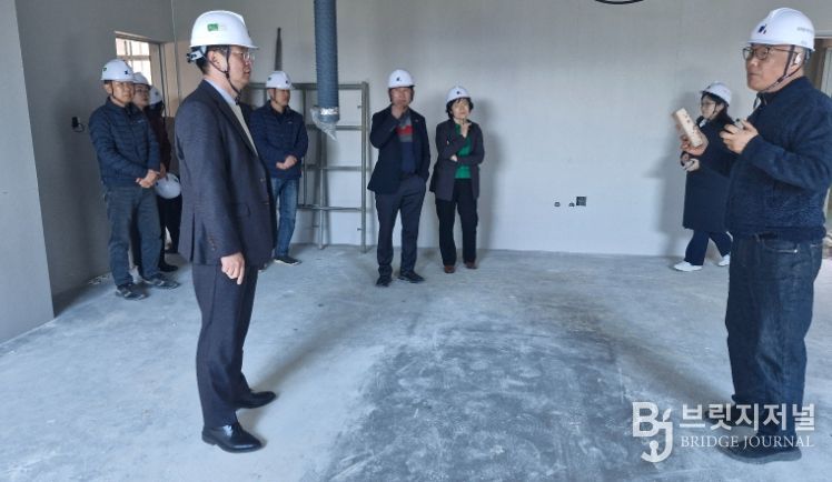 1. 김양섭 천안시농업기술센터 소장이 천안지역농업인과의 간담회를 진행하고 있다.