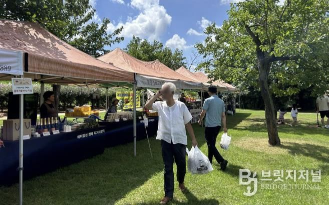 지난해 열린 서산시 농특산물 정례 직거래장터 모습