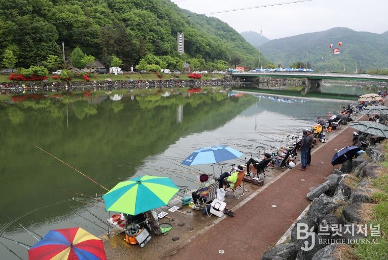 의령 홍의장군 전국민물낚시대회 참가자 모