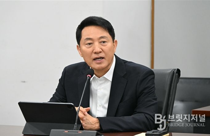 오세훈 서울시장이 23일 서울시청에서 열린 '중동 상황 대응 비상경제대책 현장 간담회'에서 발언하고 있다.