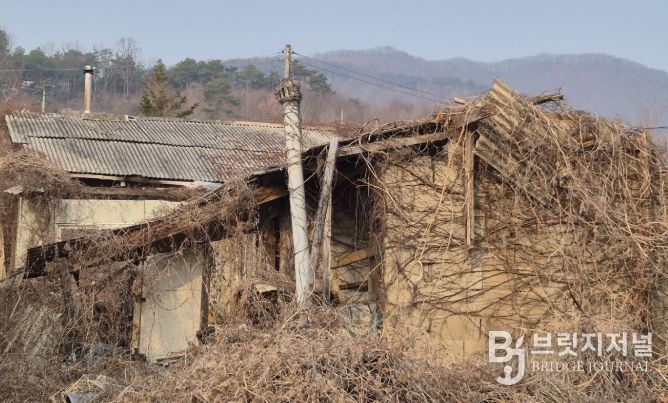 계룡시는 24일 개학기를 맞아 청소년 유해환경 개선 캠페인을 실시했다
