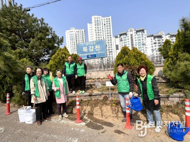광명3동 새마을협의회·부녀회, ‘봄맞이 꽃심기’ 행사