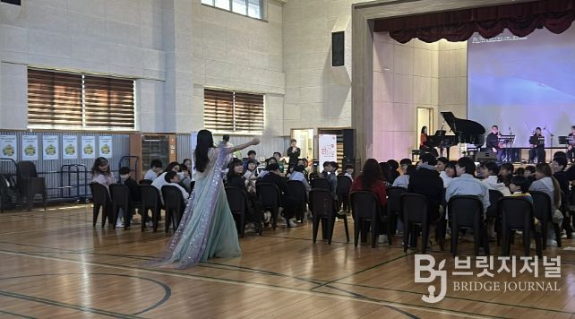 연천군, 초성초서 '찾아가는 스크린 콘서트' 성료...학생·교사 높은 호응